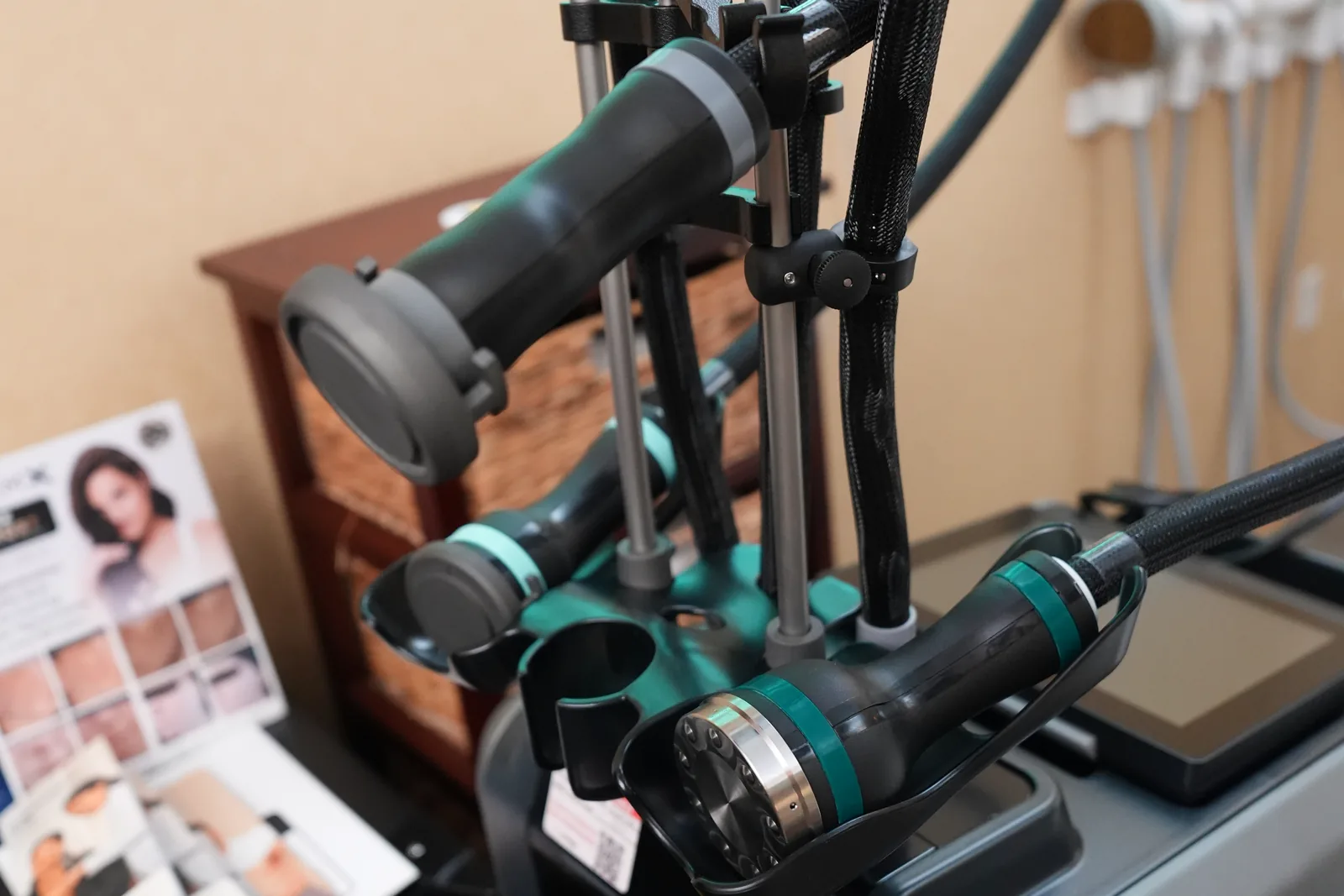 ONDA Pro’s handpieces, each tuned to a different depth — deep fat, cellulite and laxity, and smaller refined areas.